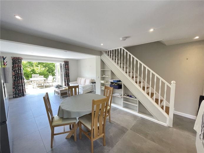 2 bedroom house, Wolvesey Terrace, Winchester SO23 - Let Agreed