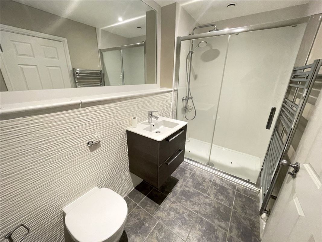 2 bedroom flat, St Cross Road, Winchester SO23 - Available