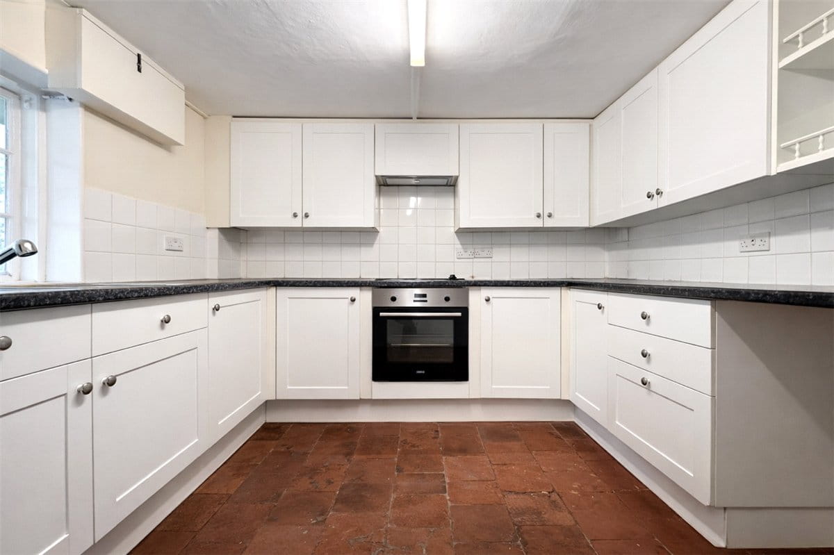 3 bedroom cottage, East Stratton, East Stratton SO21 - Available