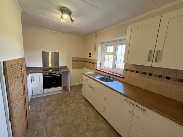 3 bedroom house, Weston Lane, Weston Colley SO21 - Available