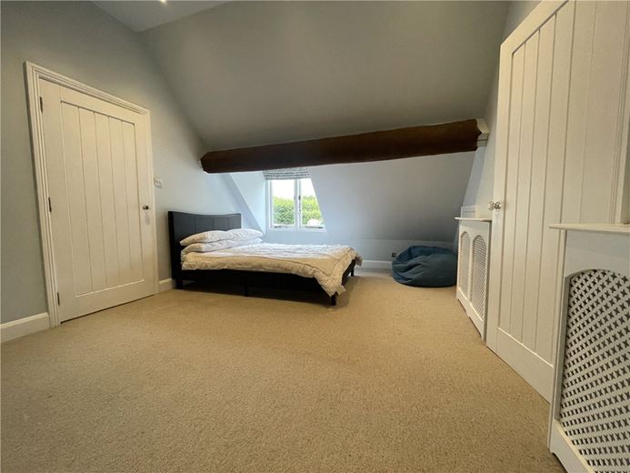 1 bedroom flat, Rectory Road, Oakley RG23