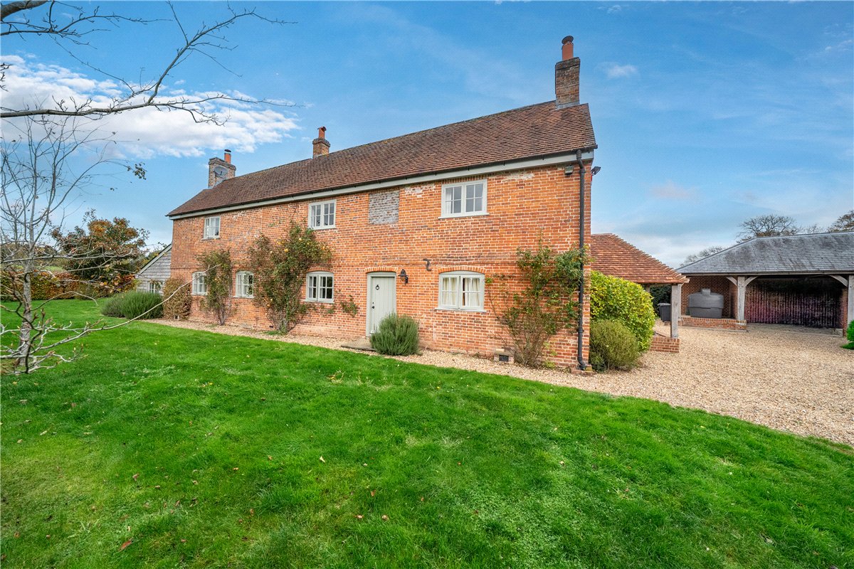 4 bedroom house, North Park Farm, Little Somborne SO20 - Available