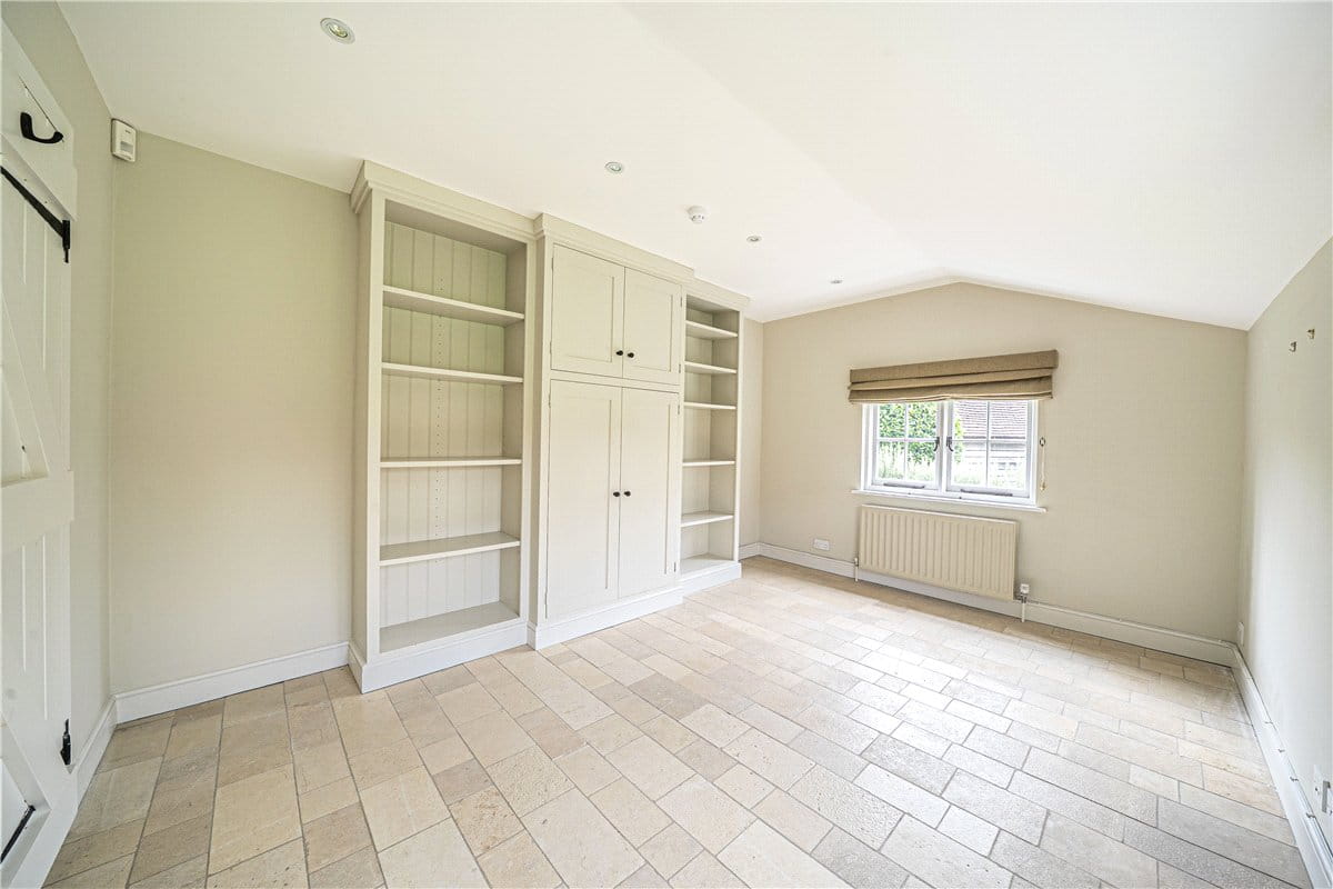 4 bedroom house, North Park Farm, Little Somborne SO20 - Available