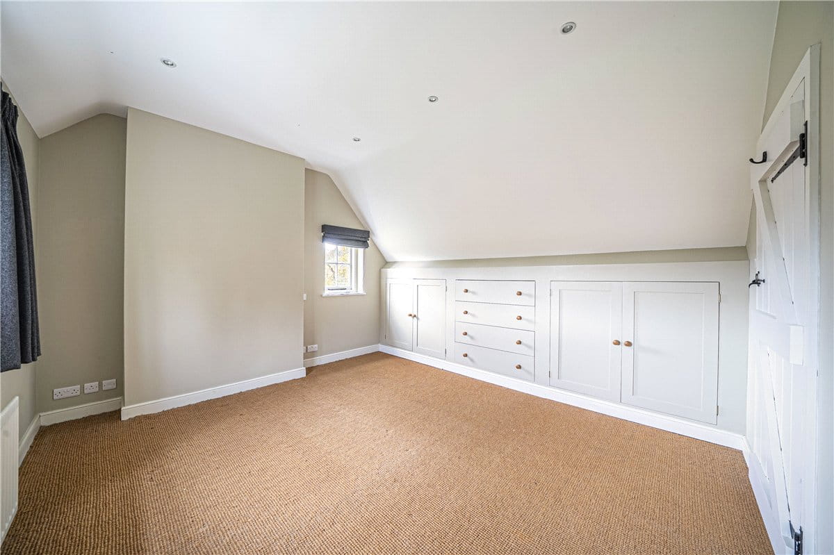 4 bedroom house, North Park Farm, Little Somborne SO20 - Available