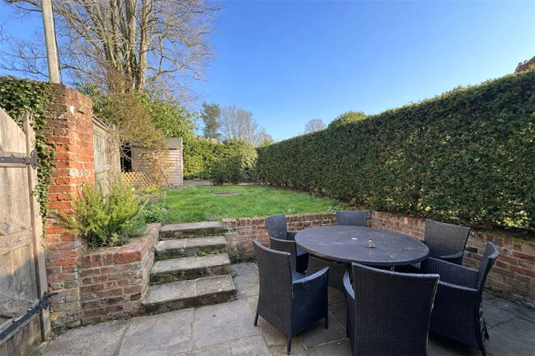 3 bedroom cottage, Rectory Road, Oakley RG23 - Available