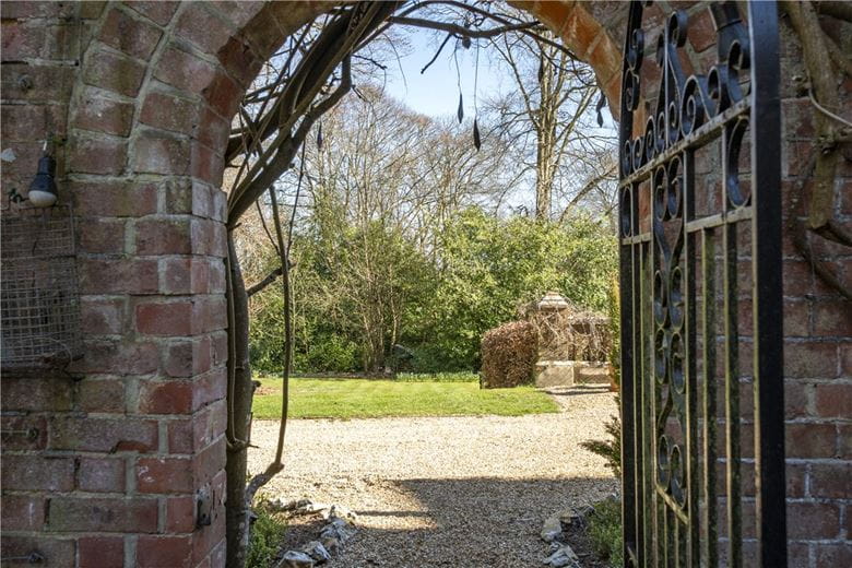 4 bedroom house, Fullerton, Andover SP11 - Let Agreed