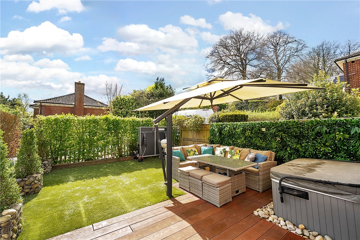 2 bedroom flat, Dawn Gardens, Winchester SO22 - Available