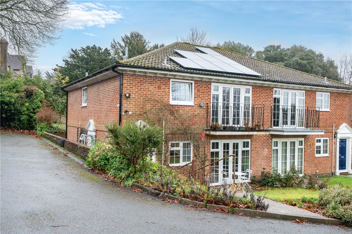 2 bedroom maisonette, Dawn Gardens, Winchester SO22 - Available