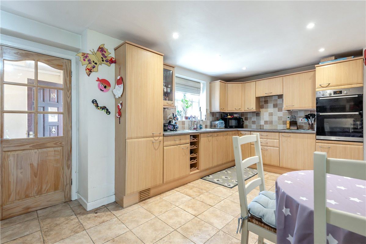 3 bedroom house, Pigeonhouse Cottages, Pigeonhouse Yard SO21 - Sold STC