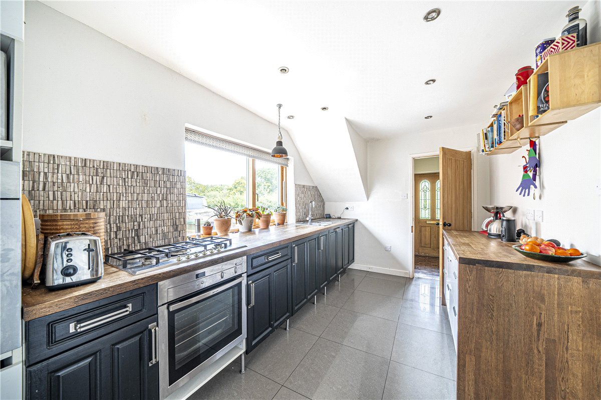 3 bedroom house, Trampers Lane, North Boarhunt PO17 - Available