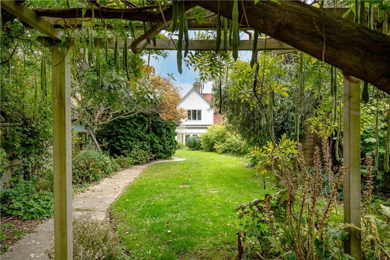 3 bedroom house, Trampers Lane, North Boarhunt PO17 - Available