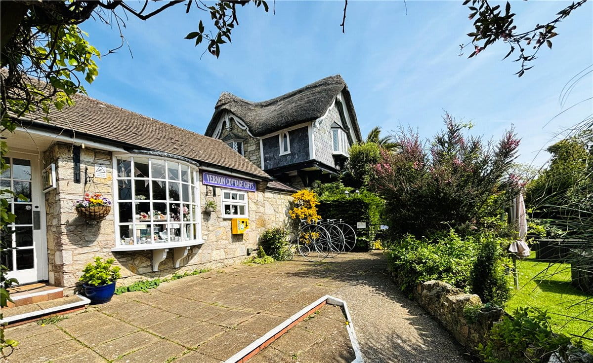 5 bedroom house, Eastcliff Road, Shanklin PO37 - Available