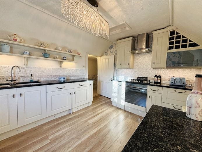 5 bedroom house, Eastcliff Road, Shanklin PO37 - Available