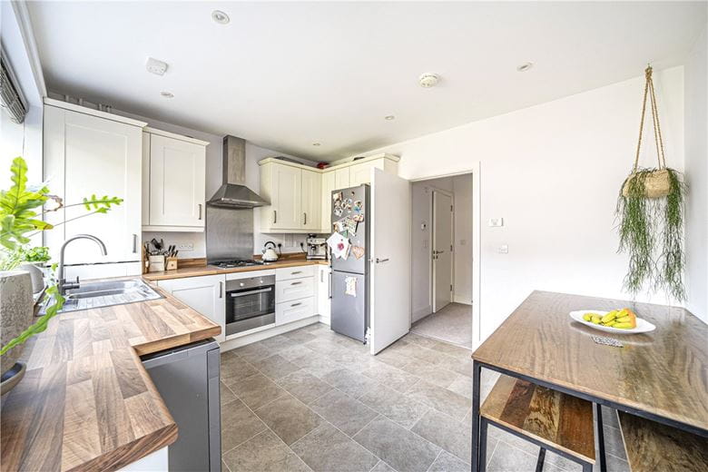 2 bedroom house, Eversley Gardens, Kings Worthy SO23 - Available