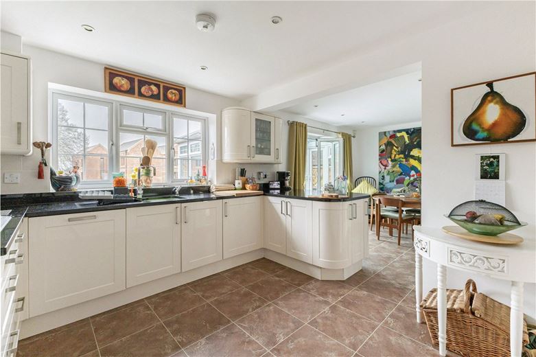 4 bedroom house, Edgar Road, Winchester SO23 - Available