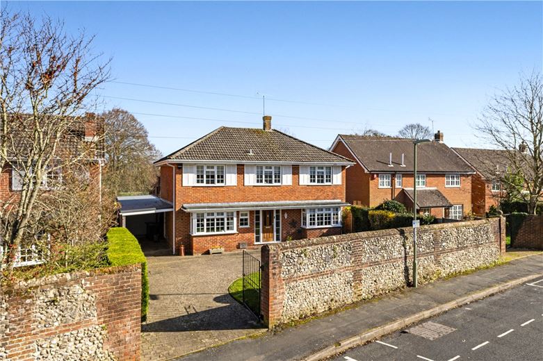 4 bedroom house, Edgar Road, Winchester SO23 - Available