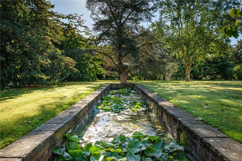 5 bedroom house, Newlands Lane, Denmead PO7 - Available