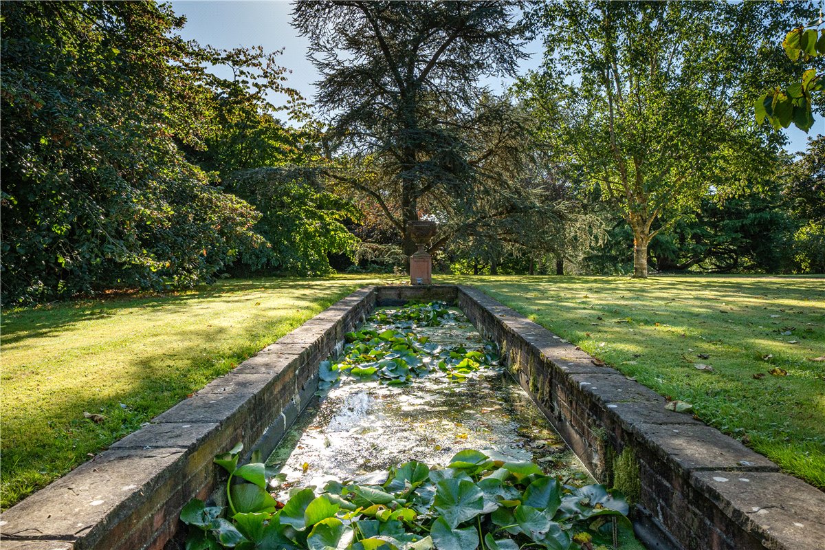 5 bedroom house, Newlands Lane, Denmead PO7 - Available