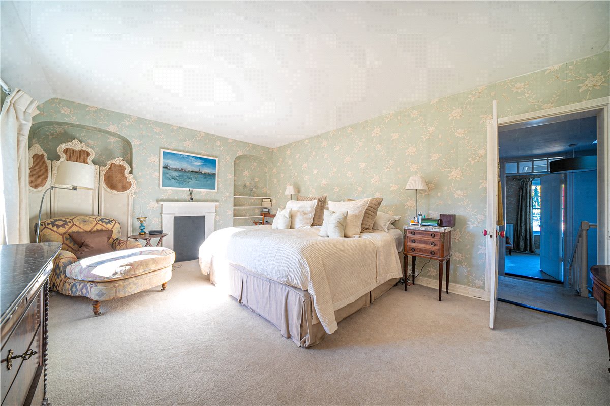 5 bedroom house, Newlands Lane, Denmead PO7 - Available