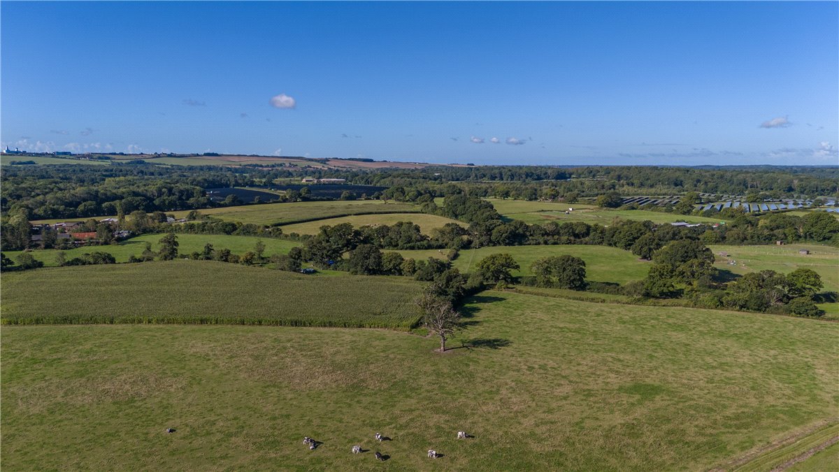 5 bedroom house, Newlands Lane, Denmead PO7 - Available