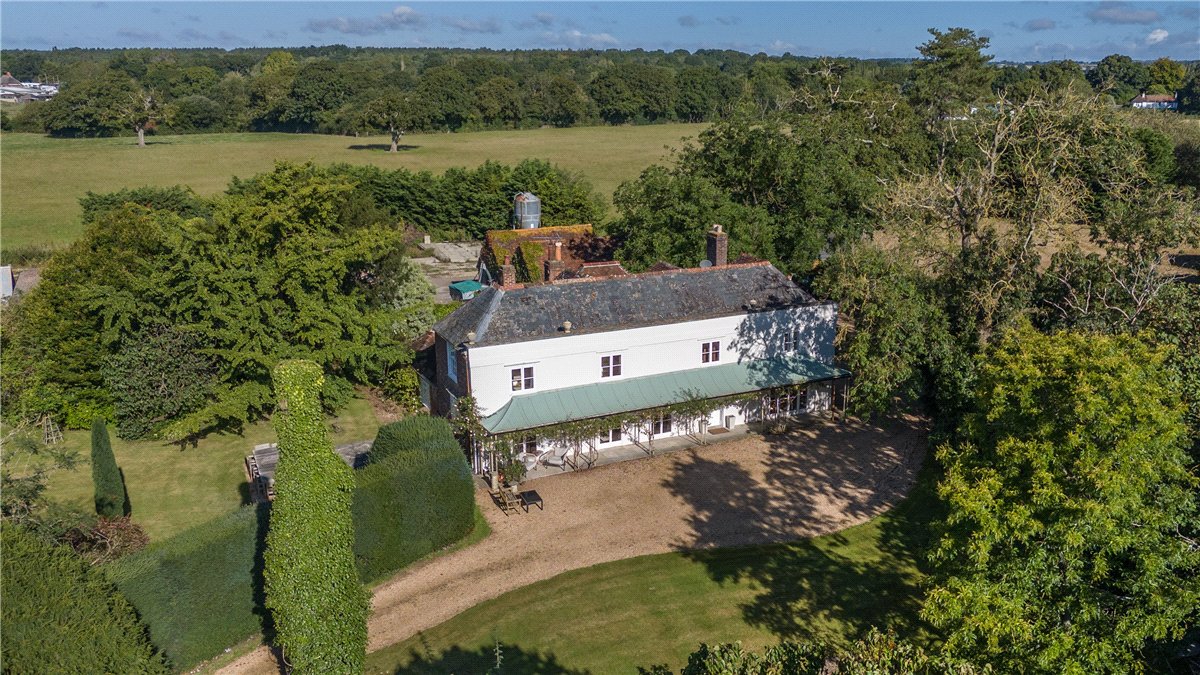 5 bedroom house, Newlands Lane, Denmead PO7 - Available