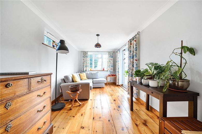 3 bedroom house, East Street, Hambledon PO7 - Sold