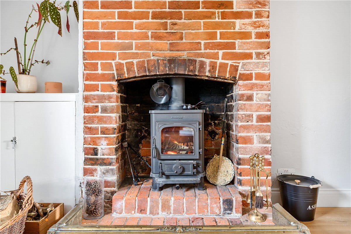 3 bedroom house, East Street, Hambledon PO7 - Sold