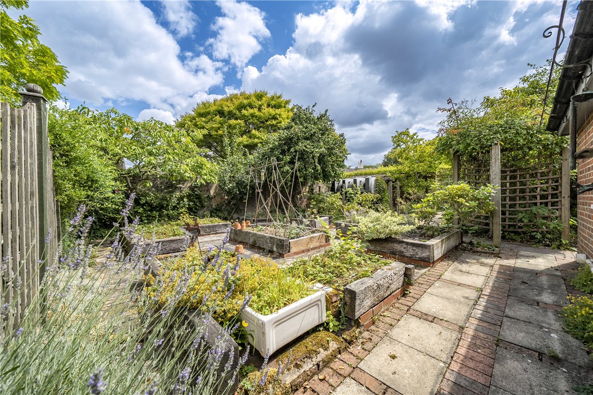 5 bedroom house, Kings Somborne, Stockbridge SO20 - Sold