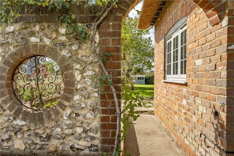 4 bedroom house, Clanville, Andover SP11 - Available