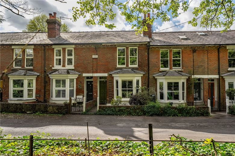 2 bedroom house, Edward Terrace, Sun Lane SO24 - Available