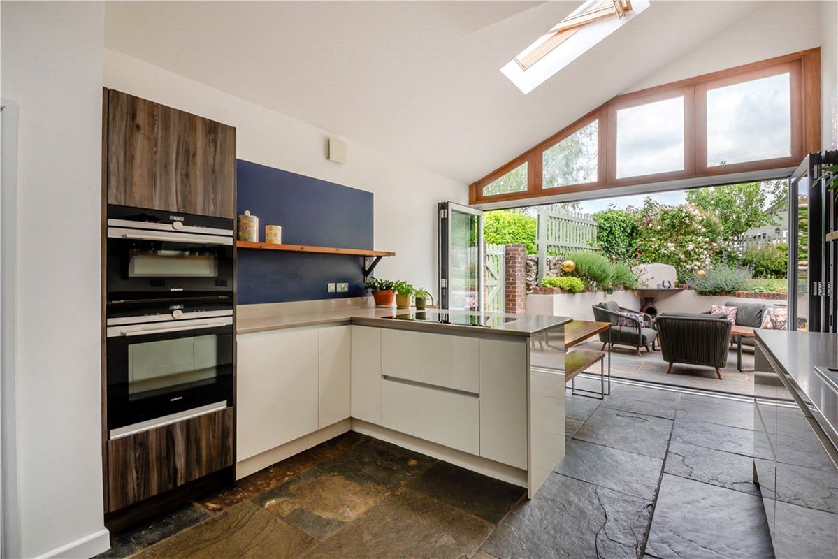 4 bedroom house, Main Road, Owslebury SO21 - Sold STC