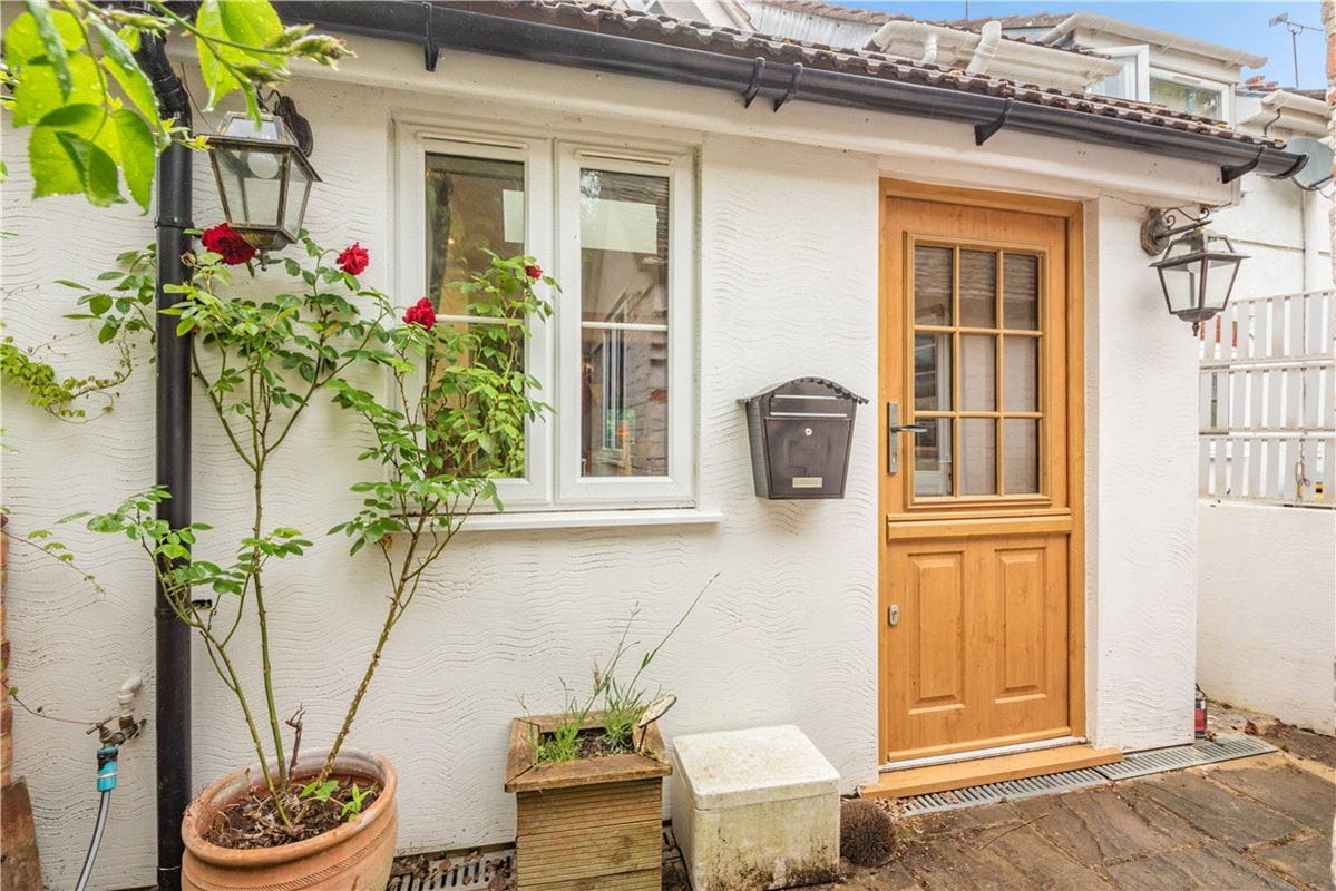 2 bedroom house, Crawley, Winchester SO21 - Sold