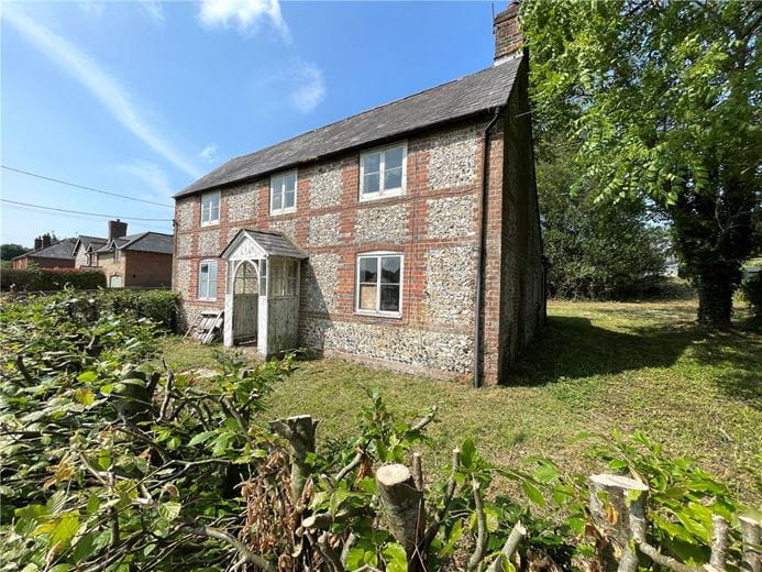 3 bedroom house, Ladycroft, Alresford SO24 - Available
