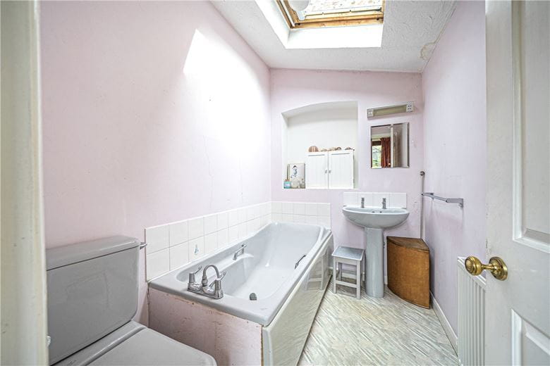 2 bedroom house, Hyde Close, Winchester SO23 - Sold STC