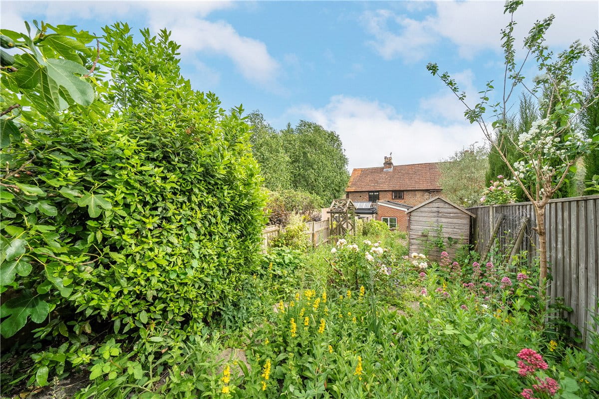 2 bedroom house, Hyde Close, Winchester SO23 - Sold STC