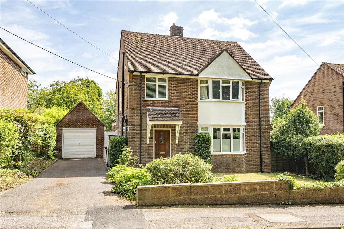 3 bedroom house, Burnett Close, Winchester SO22 - Sold