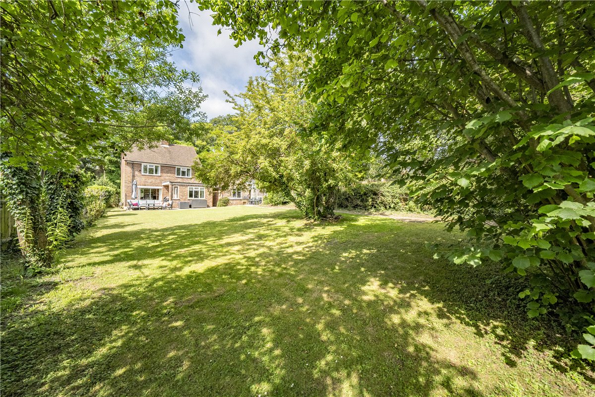 3 bedroom house, Burnett Close, Winchester SO22 - Sold