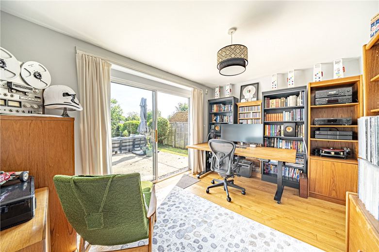 3 bedroom house, Burnett Close, Winchester SO22 - Sold