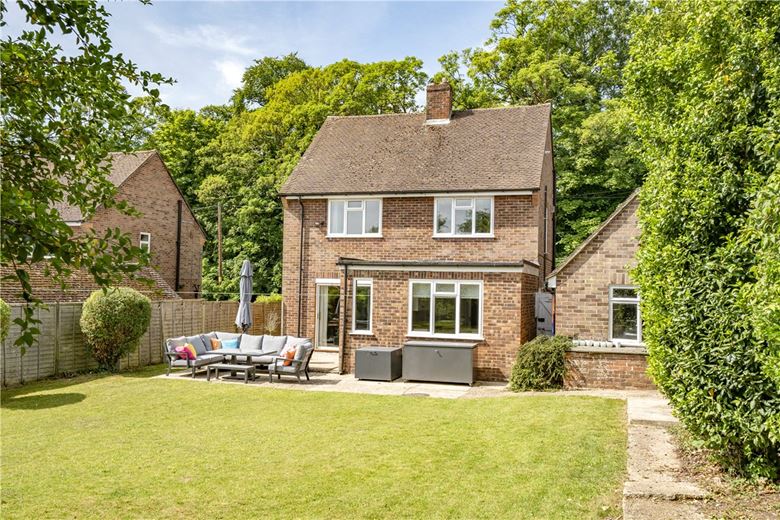 3 bedroom house, Burnett Close, Winchester SO22 - Sold