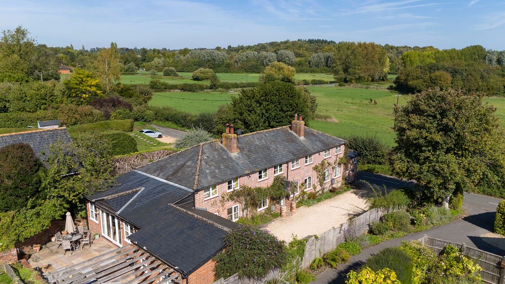 5 bedroom house, Hurstbourne Priors, Whitchurch RG28 - Available