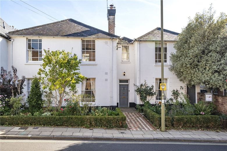 3 bedroom flat, Hyde Street, Winchester SO23 - Available