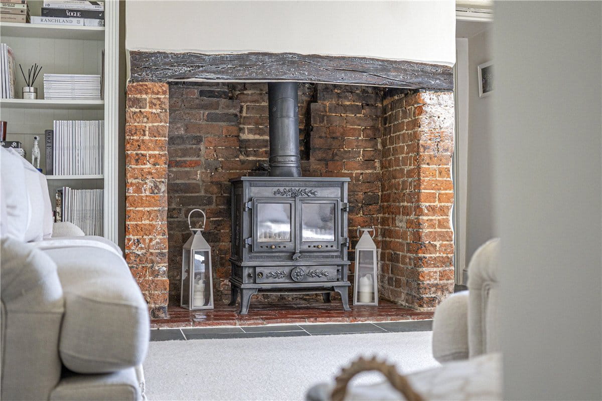 2 bedroom cottage, Kilmeston, Alresford SO24 - Sold STC