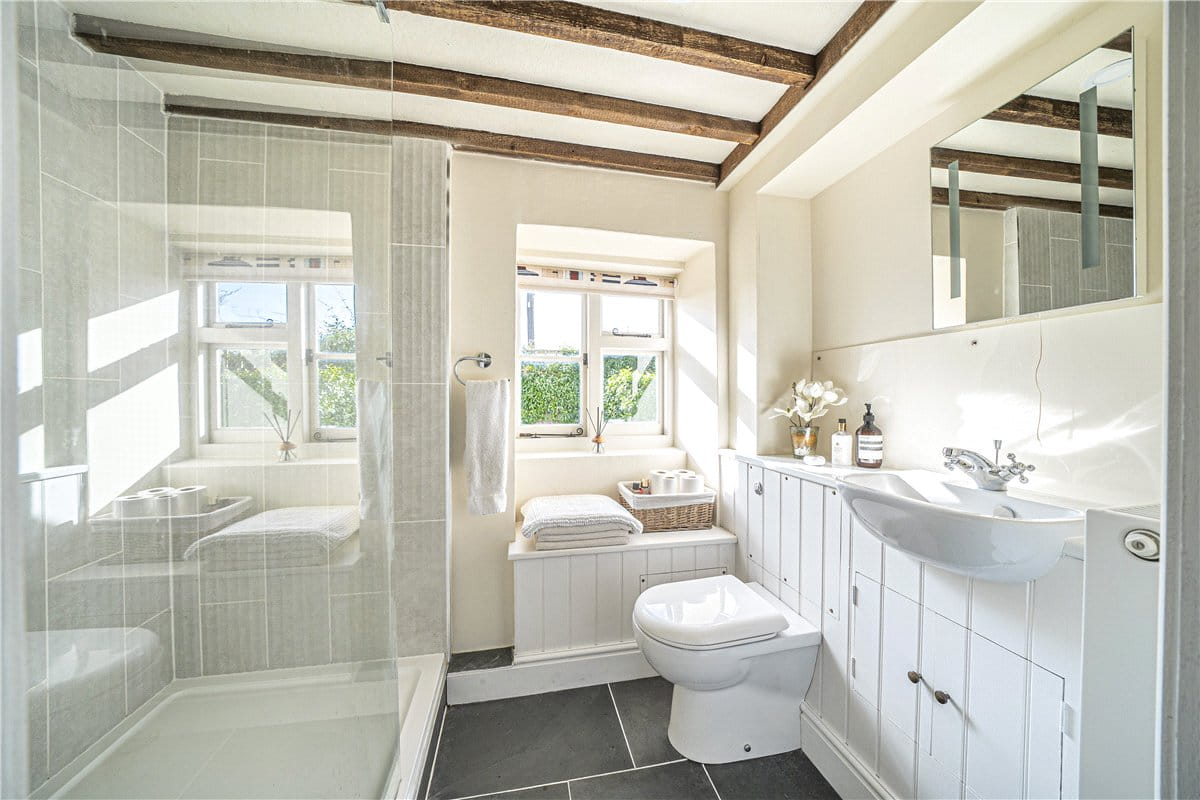 2 bedroom cottage, Kilmeston, Alresford SO24 - Sold STC