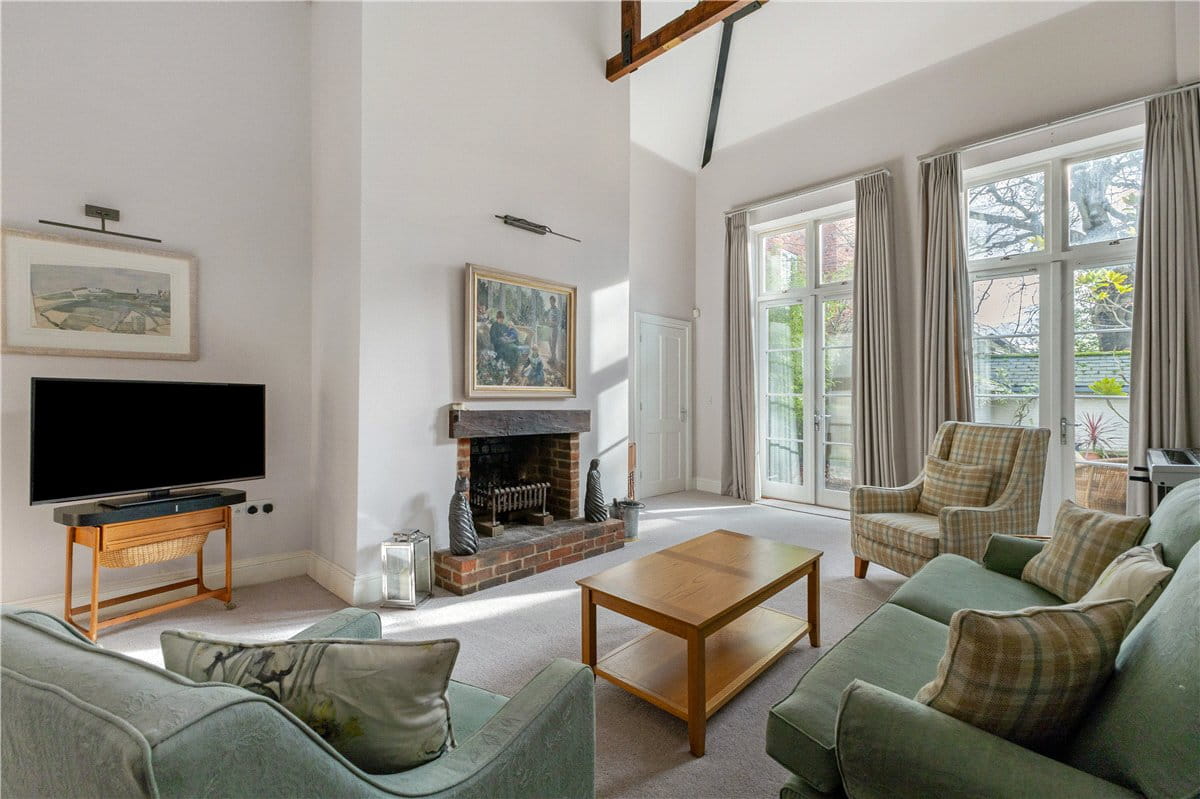 3 bedroom house, St. Cross Road, Winchester SO23 - Available