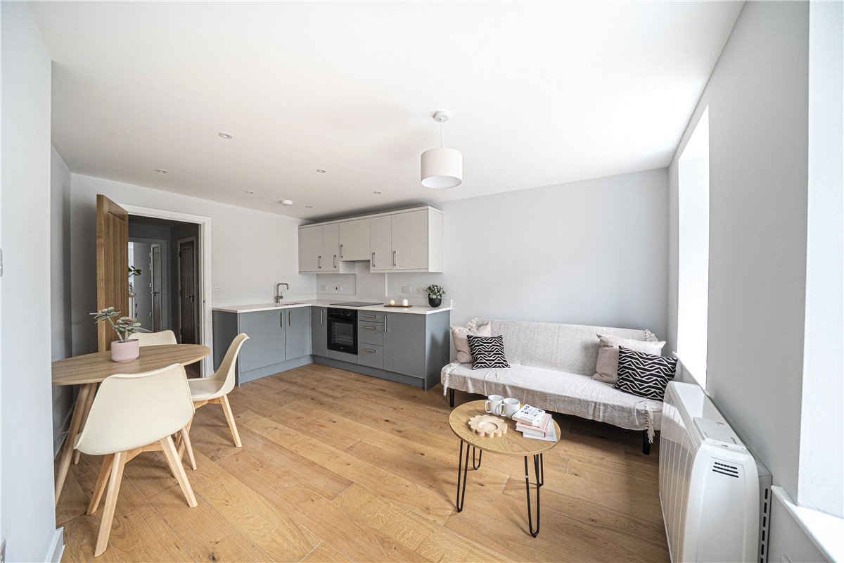 1 bedroom flat, Stockbridge Road, Winchester SO22 - Available