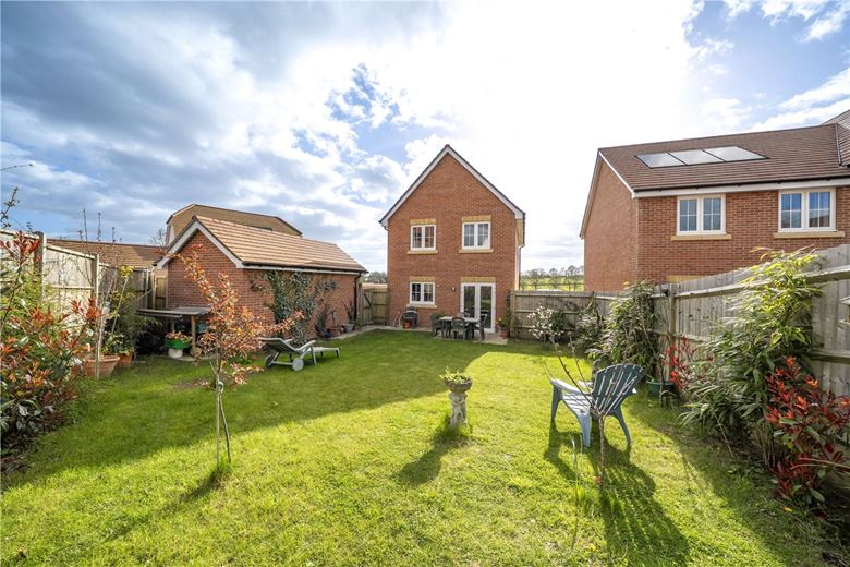 3 bedroom house, Field Close, Bishops Waltham SO32 - Available