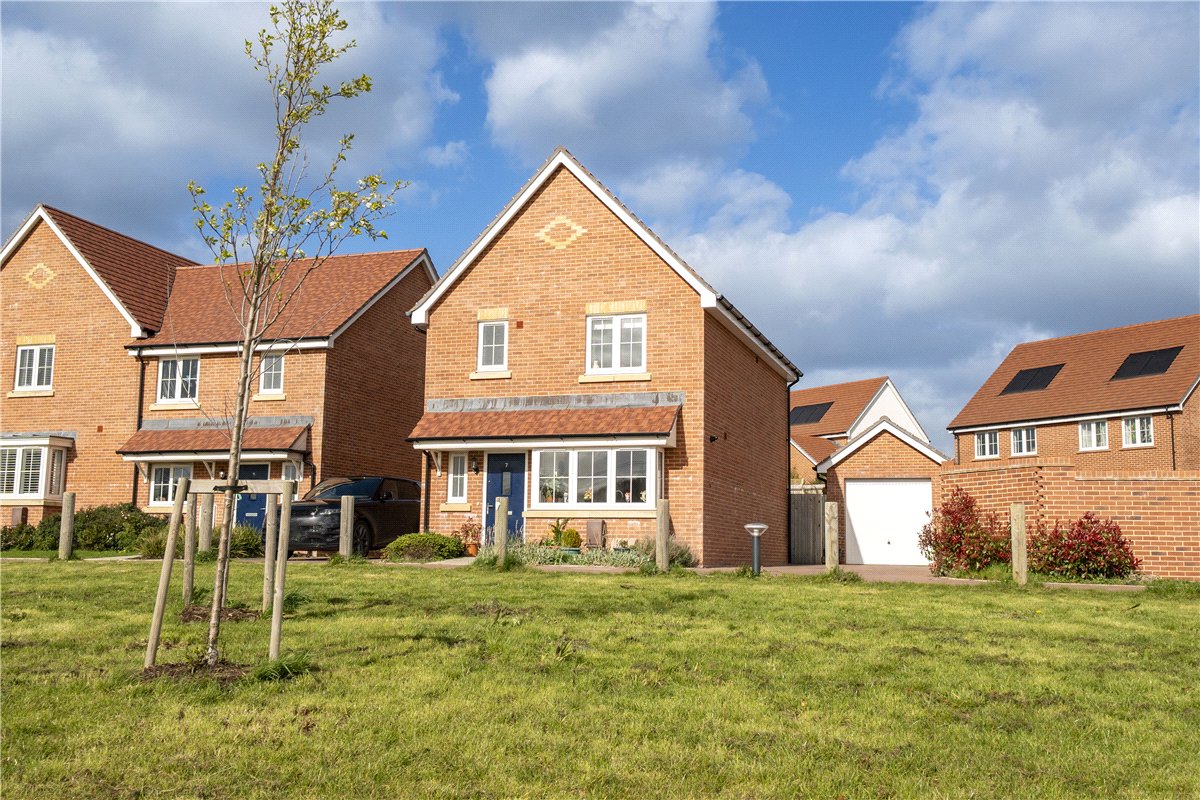 3 bedroom house, Field Close, Bishops Waltham SO32 - Available