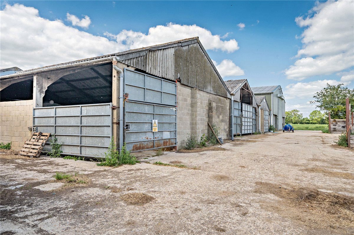 100 acres House, Leckhampstead, Newbury RG20 - Sold STC