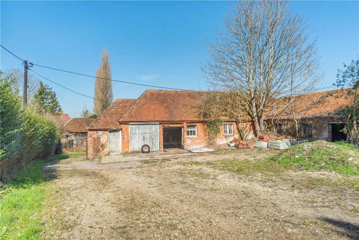 80.4 acres House, Church Road, Aldermaston RG7 - Sold STC