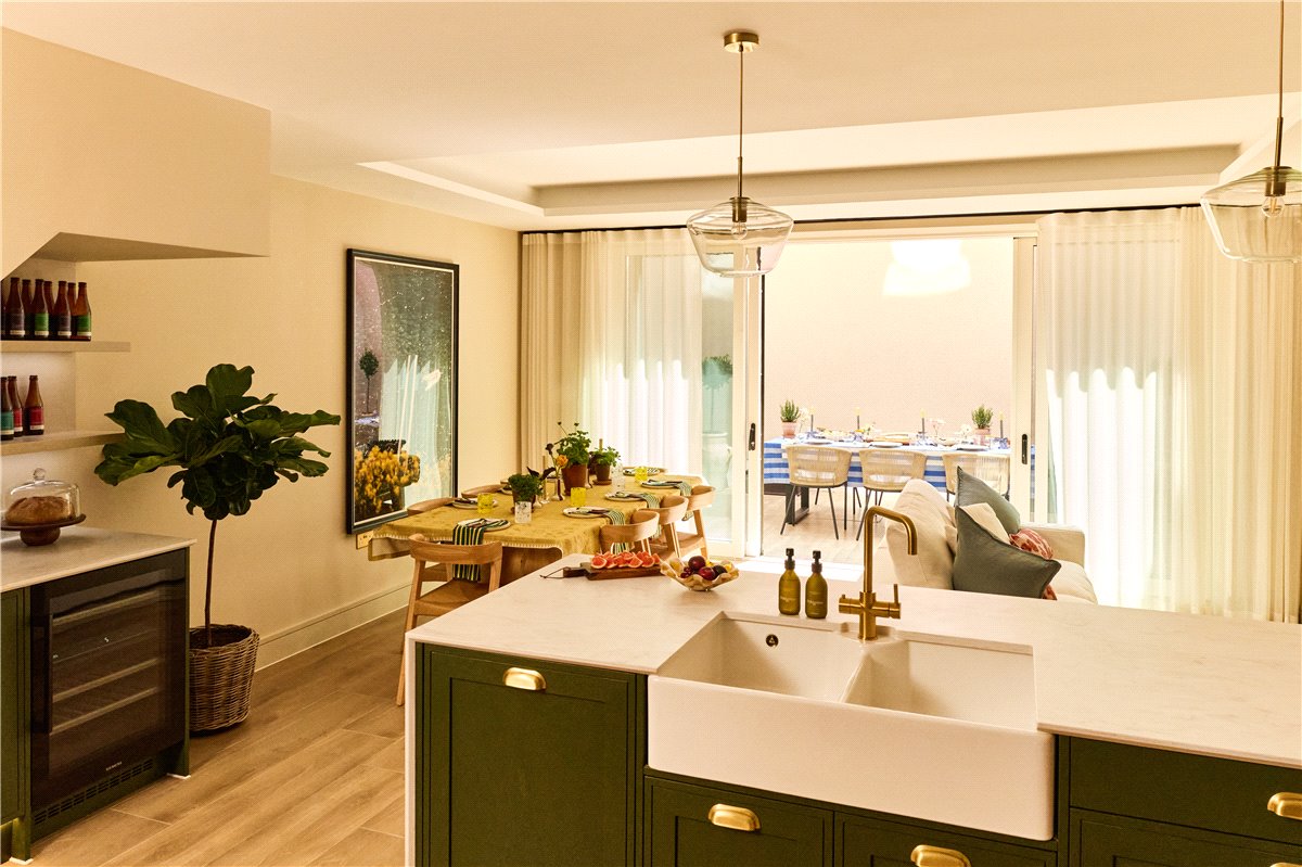 4 bedroom house, London Square Wandsworth Common, Springfield Drive SW17 - Available